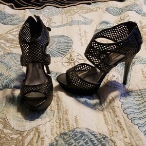 Vera Wang size 8 1/2 black heels